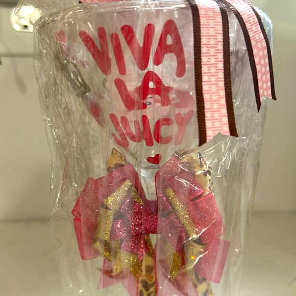 Custom viva la juicy martini glass! Never used and in perfect condition 🤍 - Picture 2 of 4